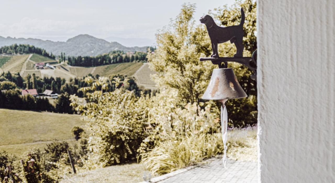 Winehouse Living Villa ลอยช์ชาค ภายนอก รูปภาพ